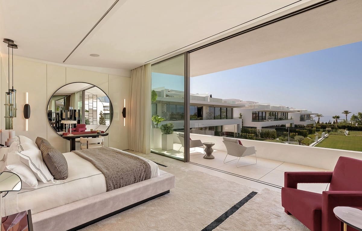 4 bedroom Villa for sale in Golden Mile with pool garage - € 7,500,000 (Ref: 8626062)