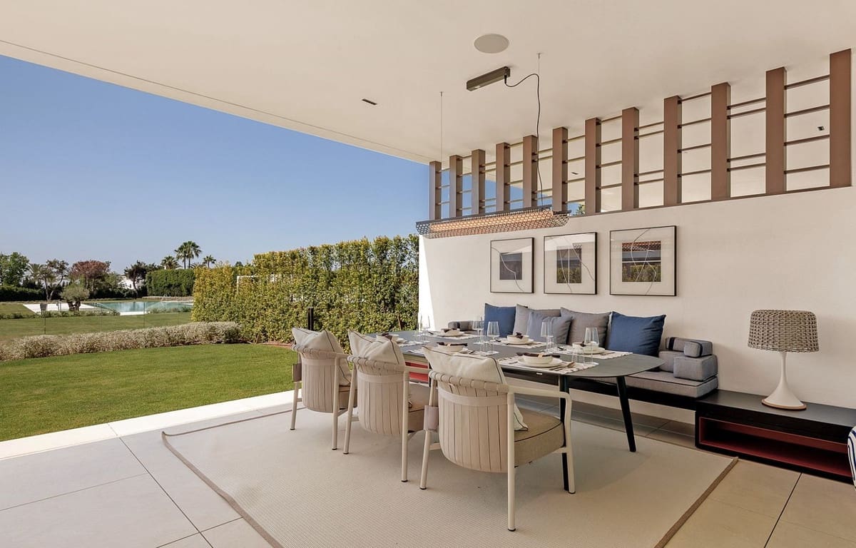 4 bedroom Villa for sale in Golden Mile with pool garage - € 7,500,000 (Ref: 8626062)