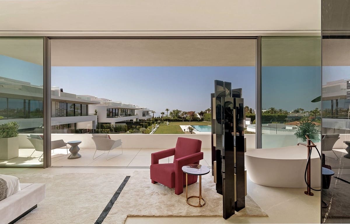 4 bedroom Villa for sale in Golden Mile with pool garage - € 7,500,000 (Ref: 8626062)