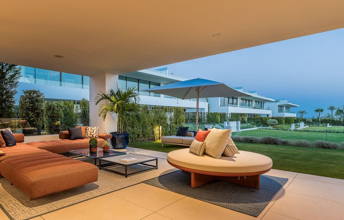 4 bedroom Villa for sale in Golden Mile with pool garage - € 7,500,000 (Ref: 8626062)