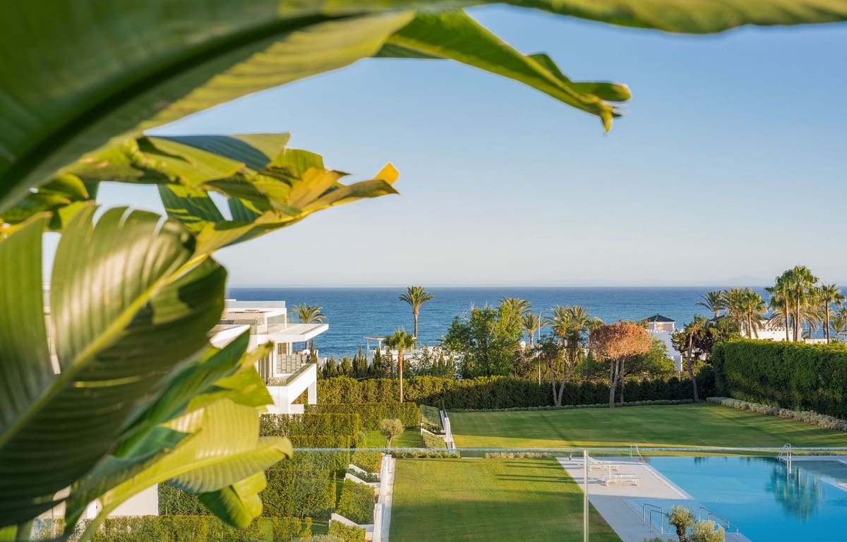 4 bedroom Villa for sale in Golden Mile with pool garage - € 7,500,000 (Ref: 8626062)