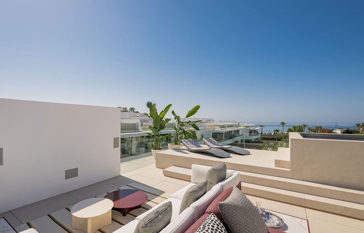 4 bedroom Villa for sale in Golden Mile with pool garage - € 7,500,000 (Ref: 8626062)