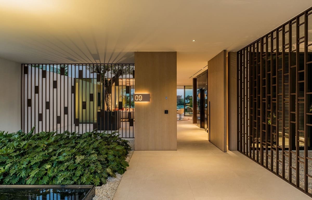 4 bedroom Villa for sale in Golden Mile with pool garage - € 7,500,000 (Ref: 8626062)