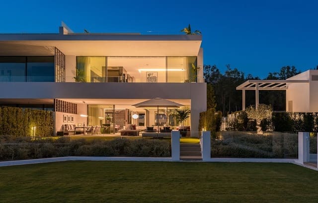 4 soveværelse Villa til salg i Golden Mile, Marbella med swimmingpool garage - € 7.500.000 (Ref: 8626062)