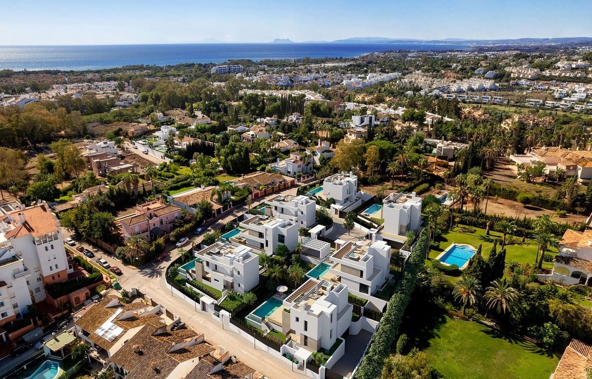 3 quarto Moradia para venda em New Golden Mile com piscina garagem - 1 530 000 € (Ref: 8626272)