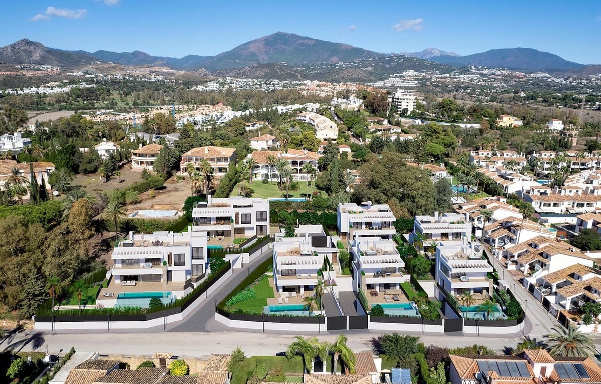 3 chambre Villa/Maison à vendre à Estepona avec piscine garage - 1 530 000 € (Ref: 8626272)