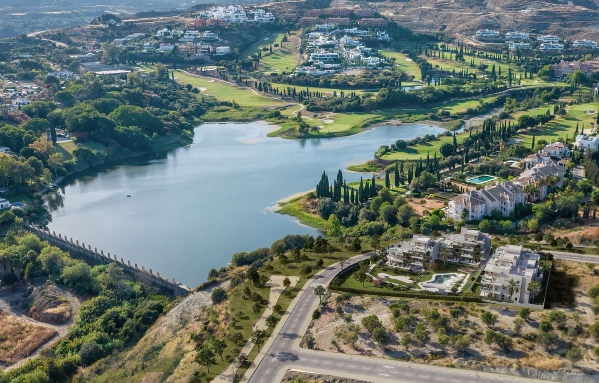 3 soveværelse Lejlighed til salg i Los Flamingos med swimmingpool garage - € 743.000 (Ref: 8627711)