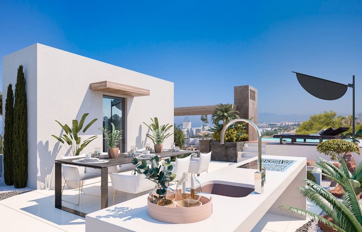 Pareado de 4 habitaciones en Marbella en venta con piscina garaje - 1.295.000 € (Ref: 8834910)