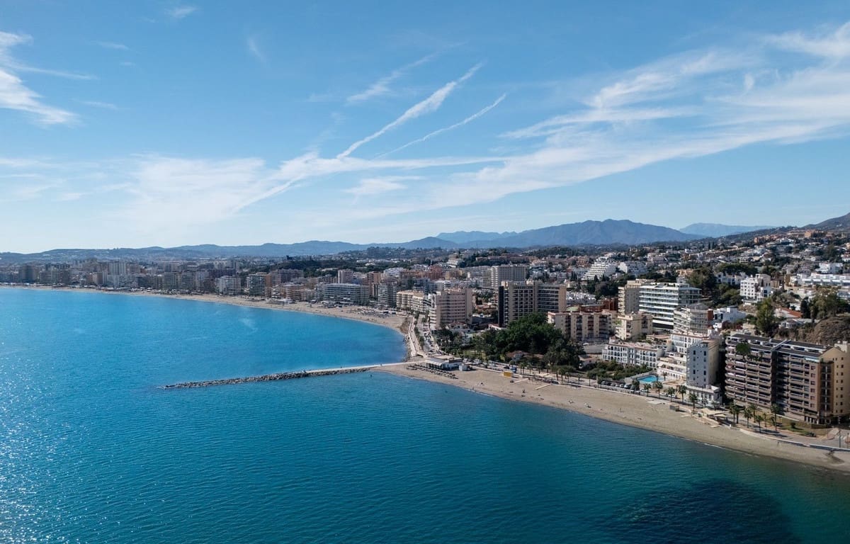 2 Zimmer Apartment zu verkaufen in Fuengirola mit Pool Garage - 490.000 € (Ref: 8837997)