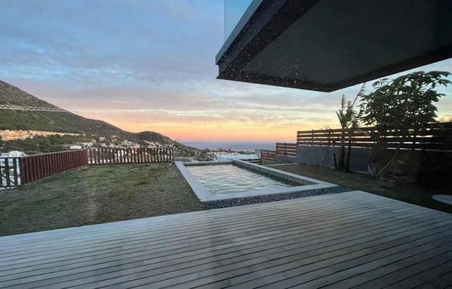 4 soverom Villa til salgs i Mijas Costa, Mijas - € 1 600 000 (Ref: 8852000)