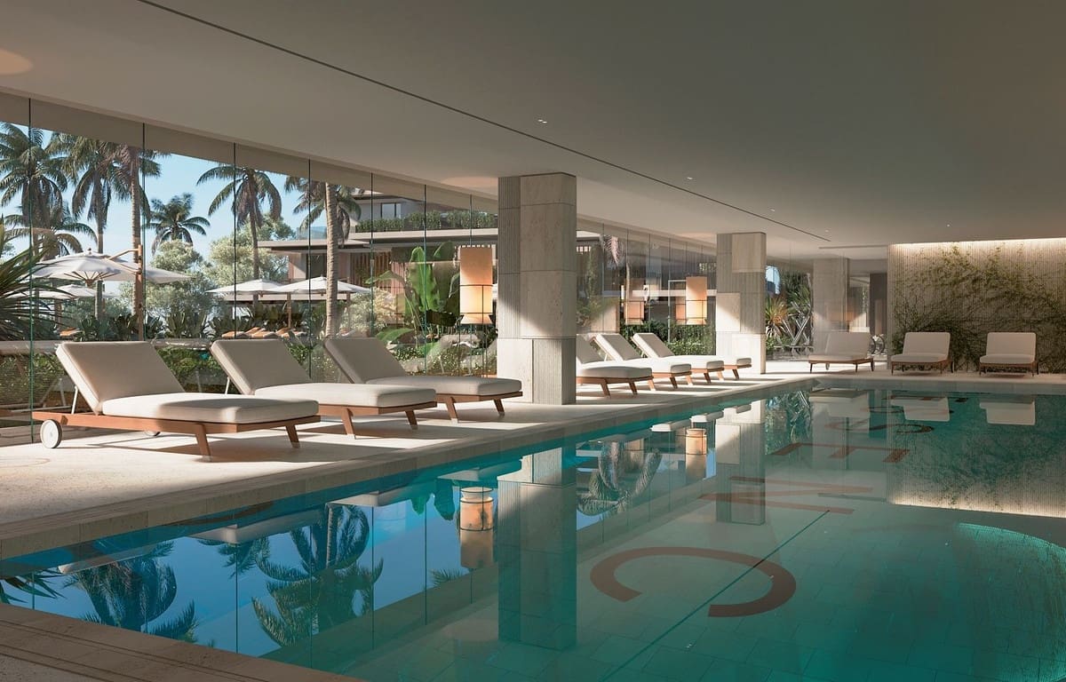 Apartamento de 2 habitaciones en Estepona en venta con piscina garaje - 815.000 € (Ref: 8893848)