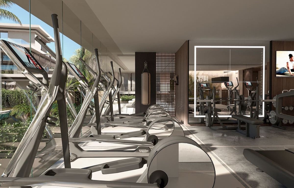 Apartamento de 2 habitaciones en Estepona en venta con piscina garaje - 815.000 € (Ref: 8893848)