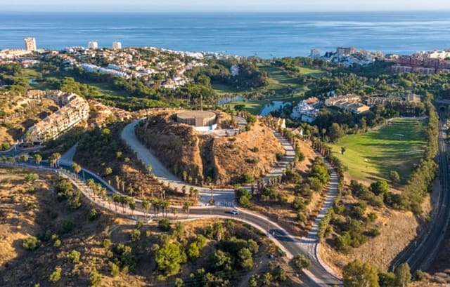 Apartamento de 2 habitaciones en Torrequebrada, Benalmádena en venta con piscina garaje - 430.000 € (Ref: 8901456)