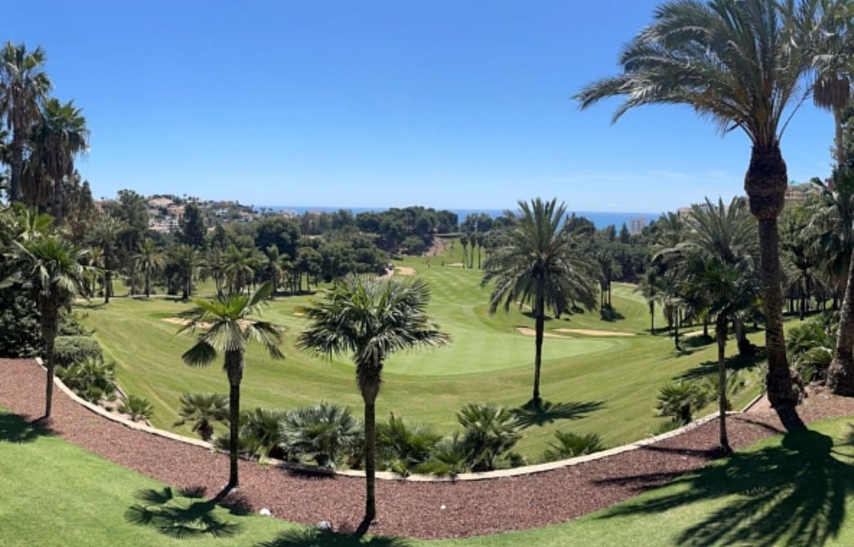 2 bedroom Apartment for sale in Torrequebrada with pool garage - € 430,000 (Ref: 8901456)