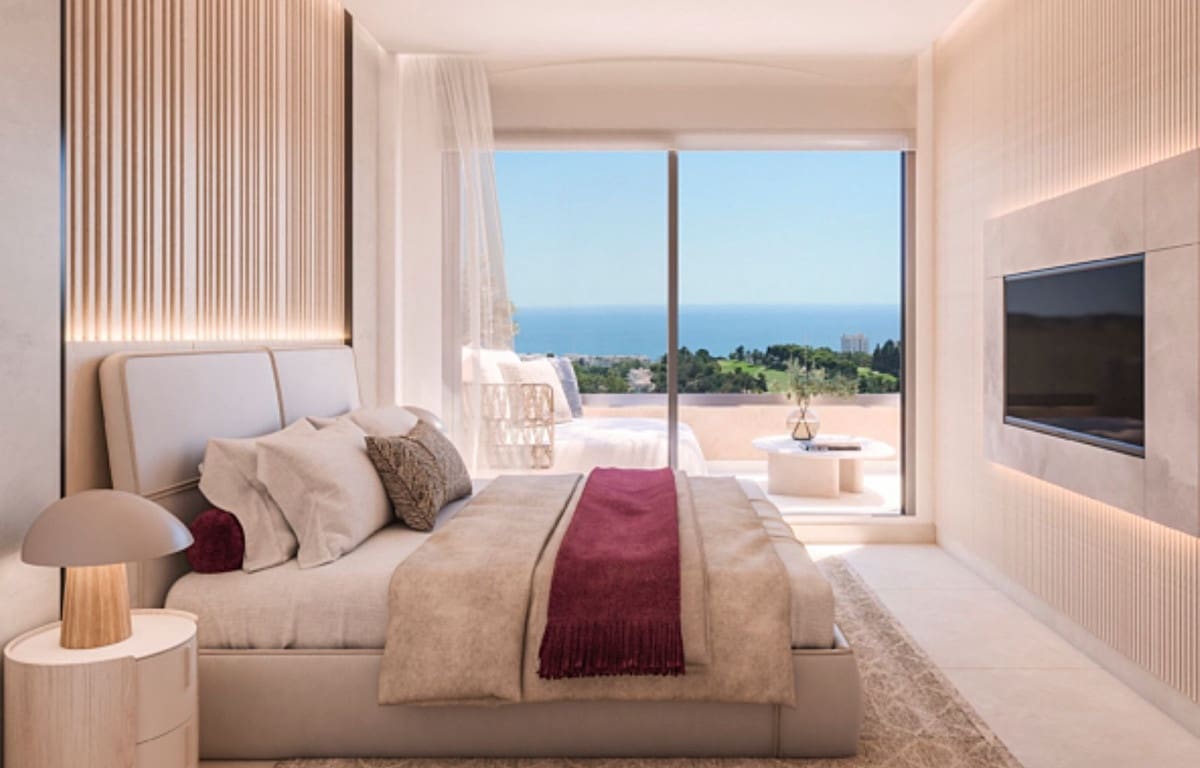 2 bedroom Apartment for sale in Torrequebrada with pool garage - € 430,000 (Ref: 8901456)