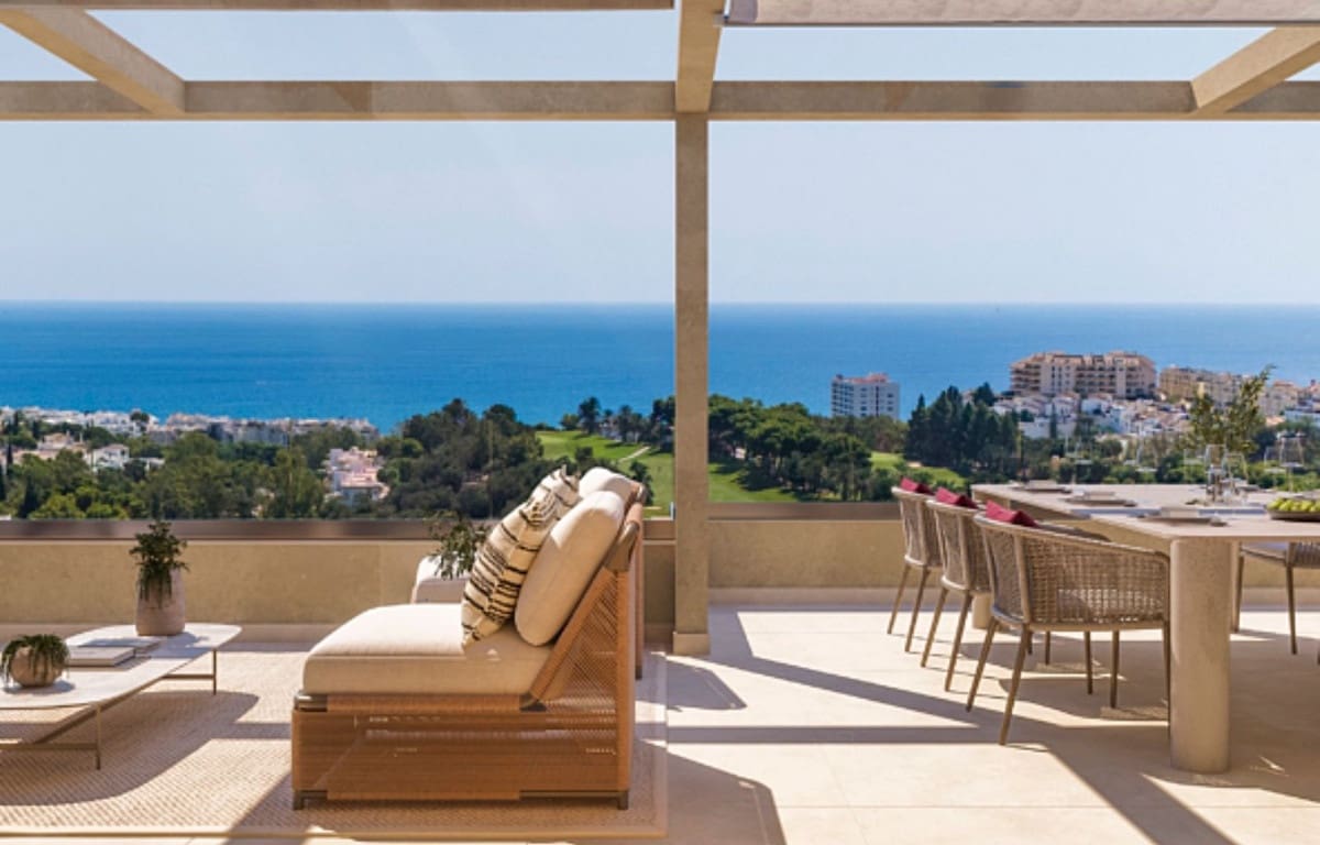 2 bedroom Apartment for sale in Torrequebrada with pool garage - € 430,000 (Ref: 8901456)