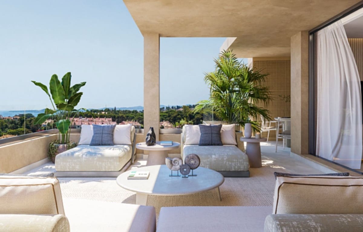 2 bedroom Apartment for sale in Torrequebrada with pool garage - € 430,000 (Ref: 8901456)