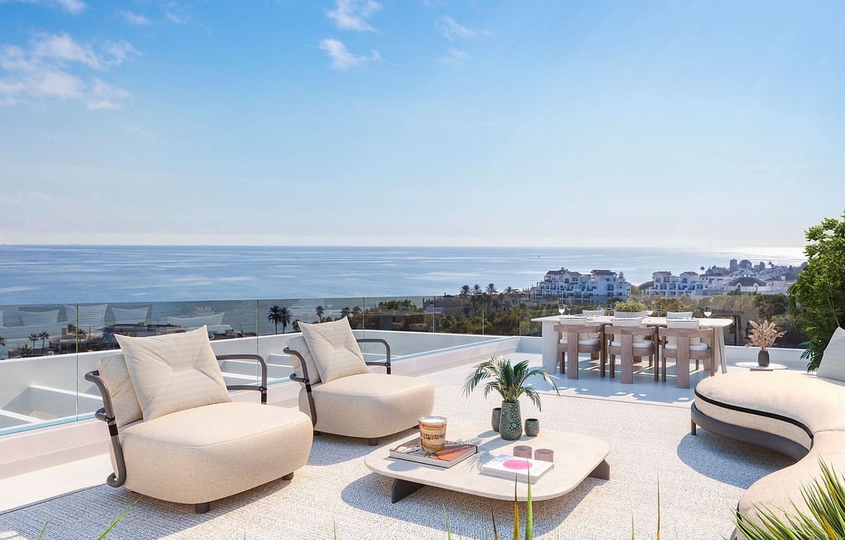 2 bedroom Apartment for sale in Estepona with pool garage - € 490,000 (Ref: 8909684)