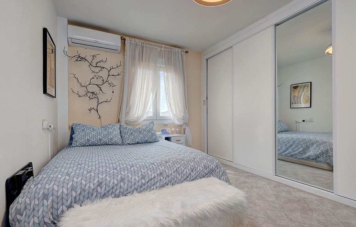 5 bedroom Apartment for sale in Malaga city - € 595,000 (Ref: 8936279)