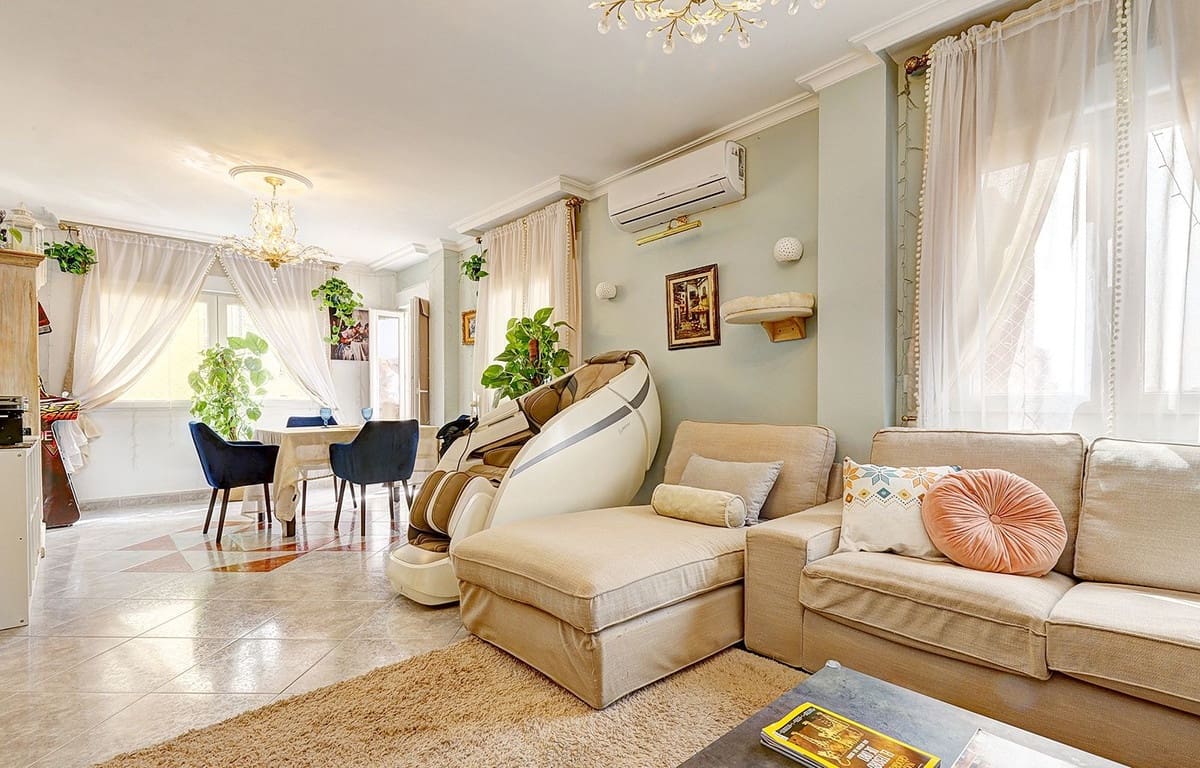5 bedroom Apartment for sale in Malaga city - € 595,000 (Ref: 8936279)