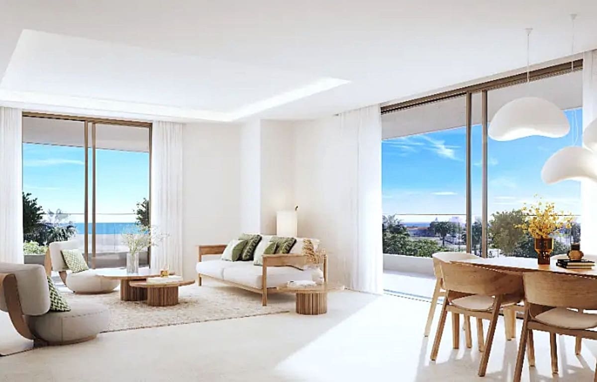 2 soverom Leilighet til salgs i Malaga by med svømmebasseng garasje - € 1 190 000 (Ref: 9013497)