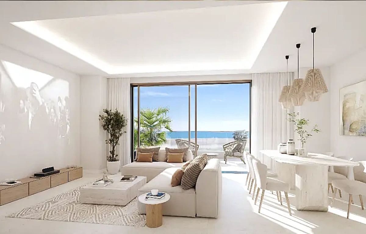 2 soverom Leilighet til salgs i Malaga by med svømmebasseng garasje - € 1 190 000 (Ref: 9013497)