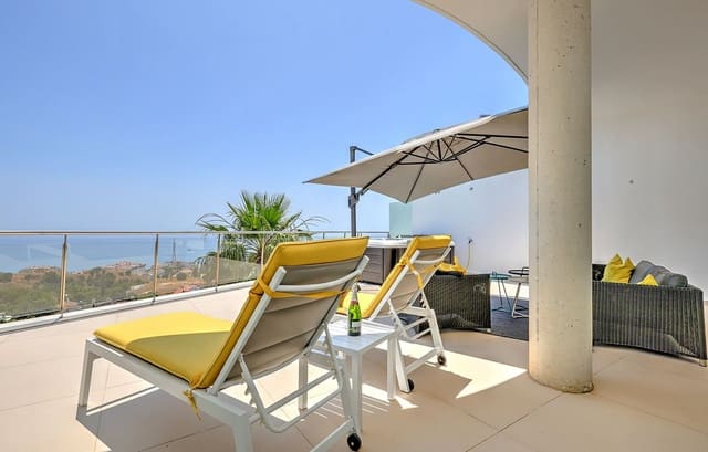 2 soveværelse Penthouse til salg i Benalmádena med swimmingpool garage - € 899.000 (Ref: 9058359)
