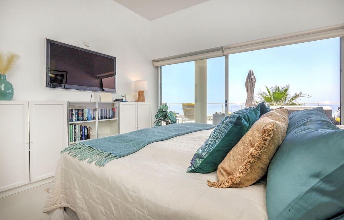 2 bedroom Penthouse for sale in Benalmadena with pool garage - € 899,000 (Ref: 9058359)
