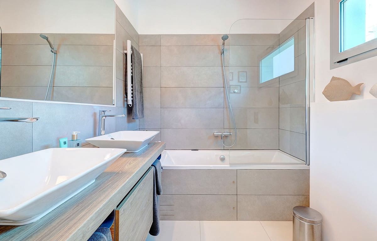 2 bedroom Penthouse for sale in Benalmadena with pool garage - € 899,000 (Ref: 9058359)