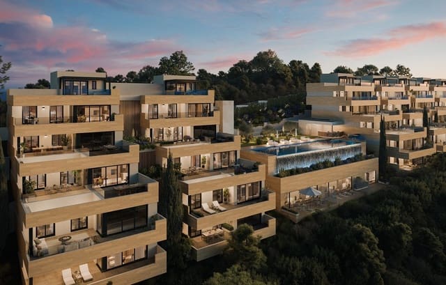 2 soverom Leilighet til salgs i Los Monteros, Marbella med svømmebasseng garasje - € 500 000 (Ref: 9061413)