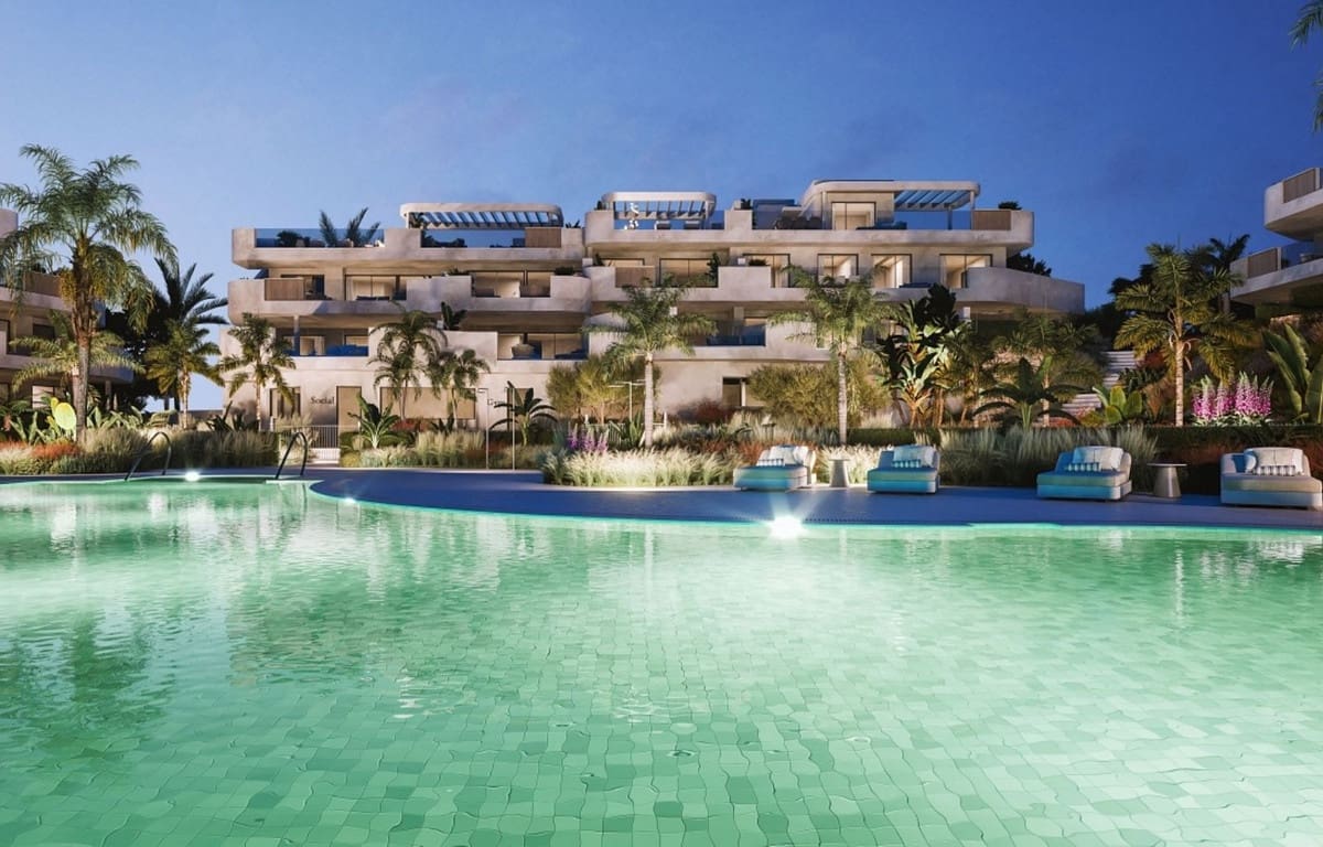 3 bedroom Apartment for sale in Estepona with pool garage - € 695,000 (Ref: 9064151)