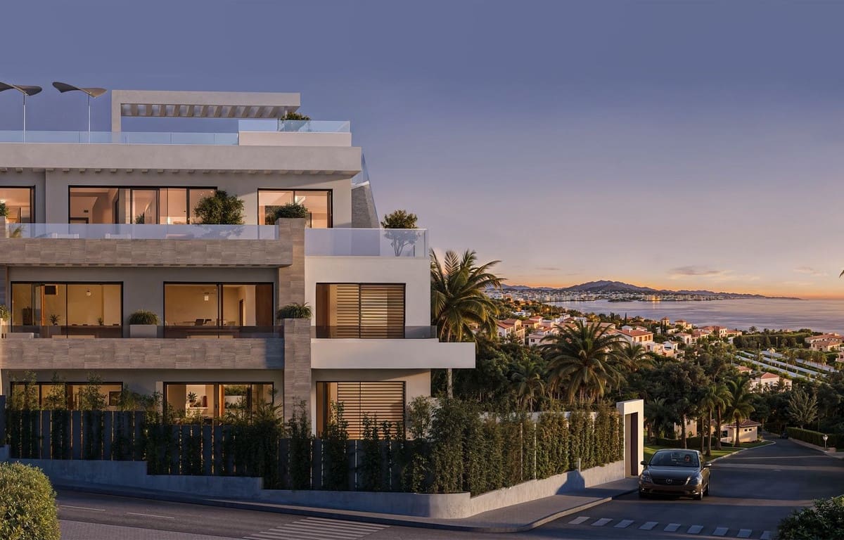 2 bedroom Apartment for sale in Estepona with pool garage - € 620,000 (Ref: 9135042)