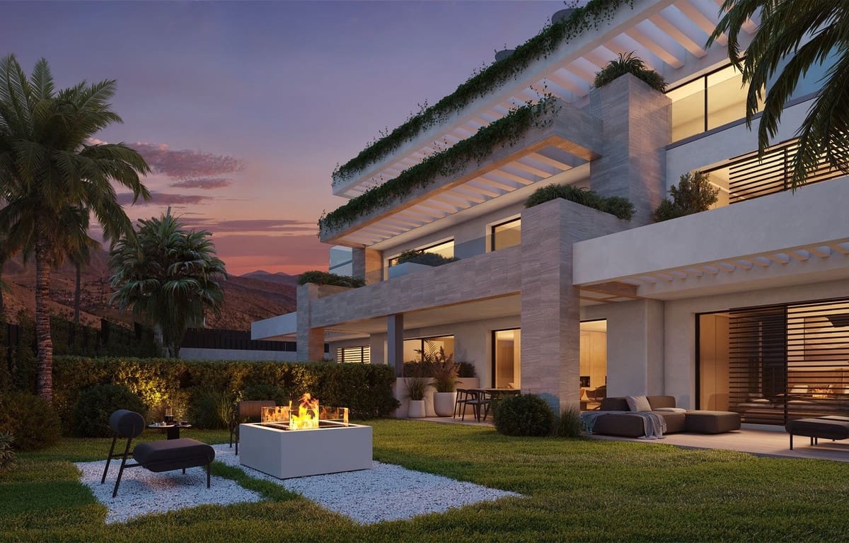 2 bedroom Apartment for sale in Estepona with pool garage - € 620,000 (Ref: 9135042)