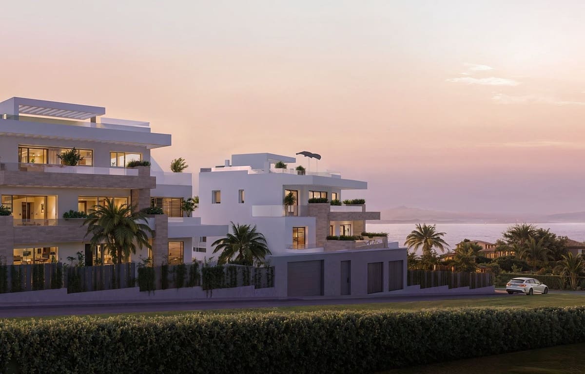 2 bedroom Apartment for sale in Estepona with pool garage - € 620,000 (Ref: 9135042)