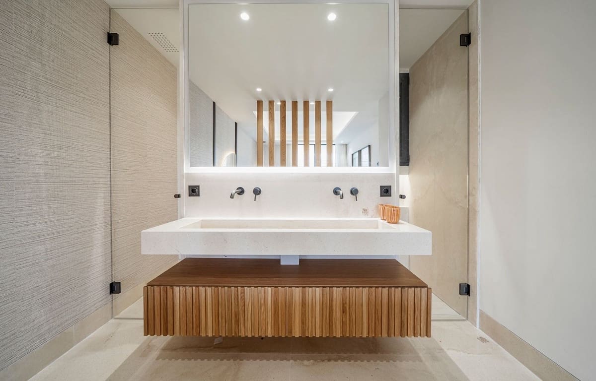 2 bedroom Apartment for sale in Nueva Andalucia with pool garage - € 1,176,270 (Ref: 9160021)