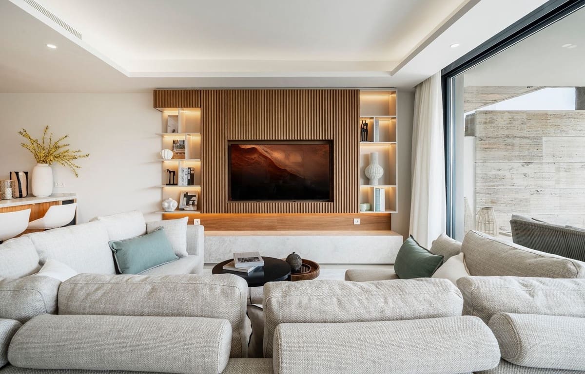 2 bedroom Apartment for sale in Nueva Andalucia with pool garage - € 1,176,270 (Ref: 9160021)