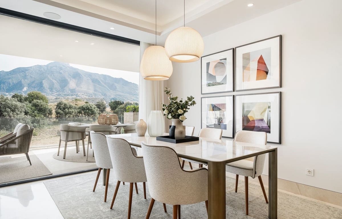 2 sypialnia Apartament na sprzedaż w Nueva Andalucia z basenem garażem - 1 150 770 € (Ref: 9160021)