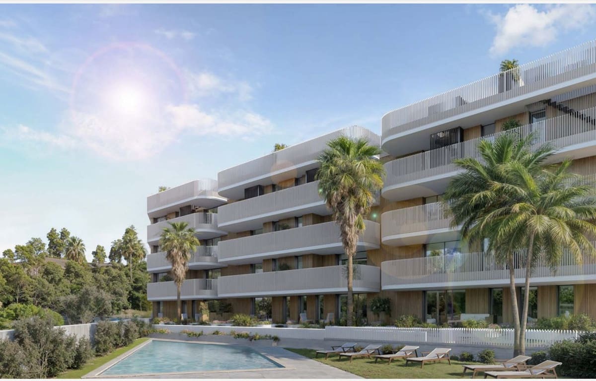Apartamento de 2 habitaciones en Estepona en venta con piscina garaje - 430.000 € (Ref: 9181692)