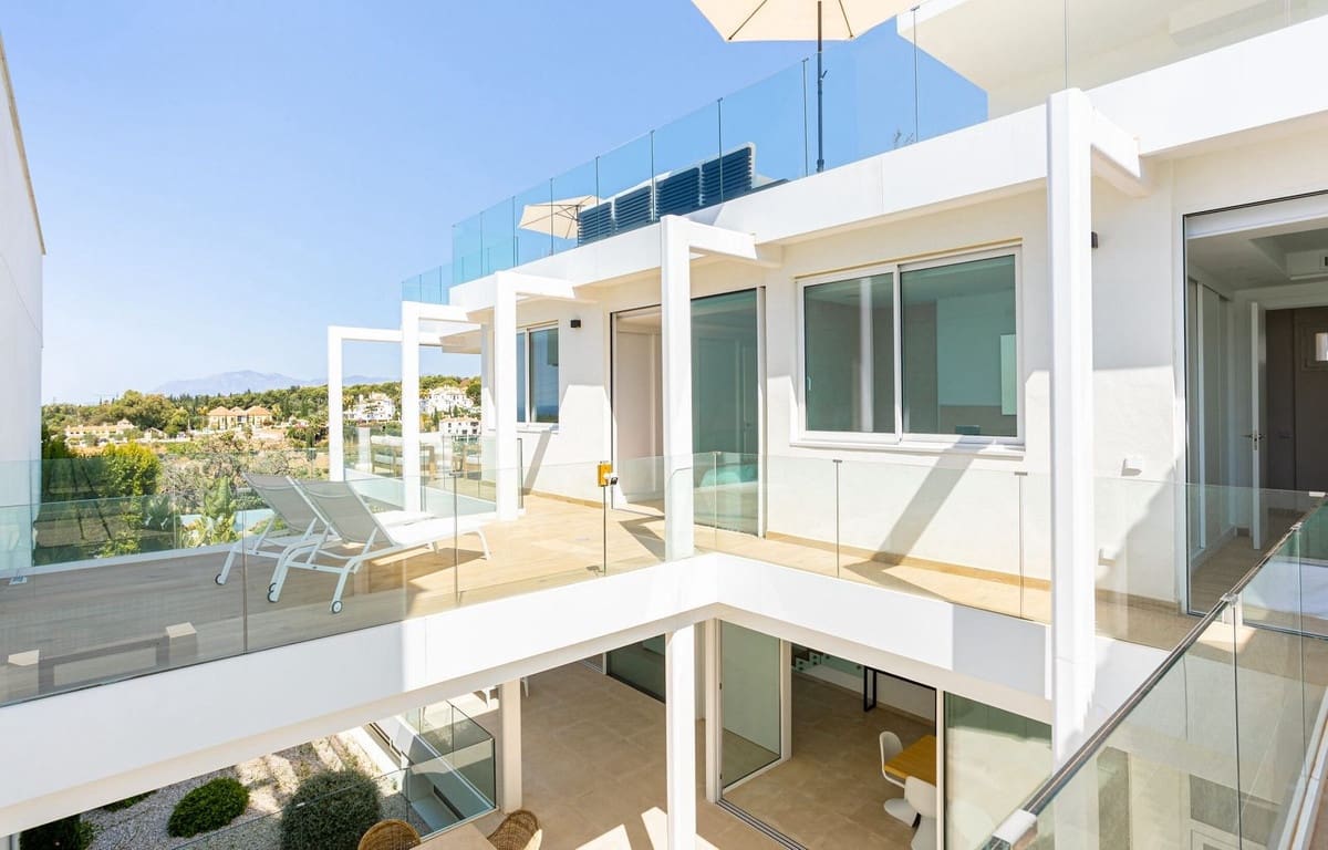 4 soveværelse Villa til salg i Marbella med swimmingpool garage - € 1.950.000 (Ref: 9332674)