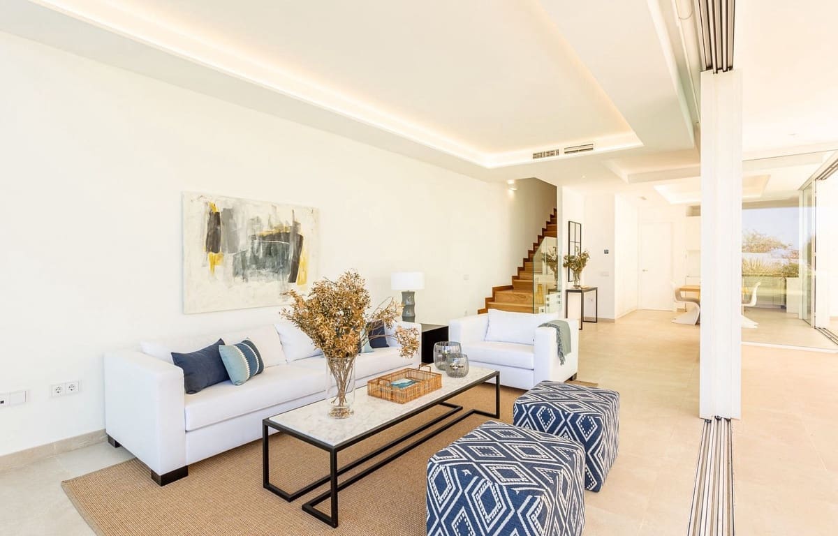 4 sovrum Villa till salu i Marbella med pool garage - 1 890 000 € (Ref: 9332674)