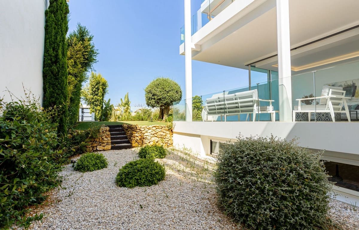 4 sovrum Villa till salu i Marbella med pool garage - 1 890 000 € (Ref: 9332674)