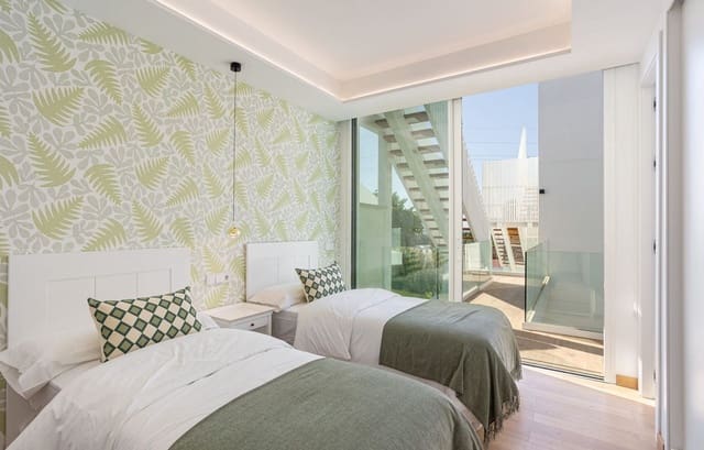 4 slaapkamer Villa te koop in Marbella met zwembad garage - € 1.890.000 (Ref: 9332674)
