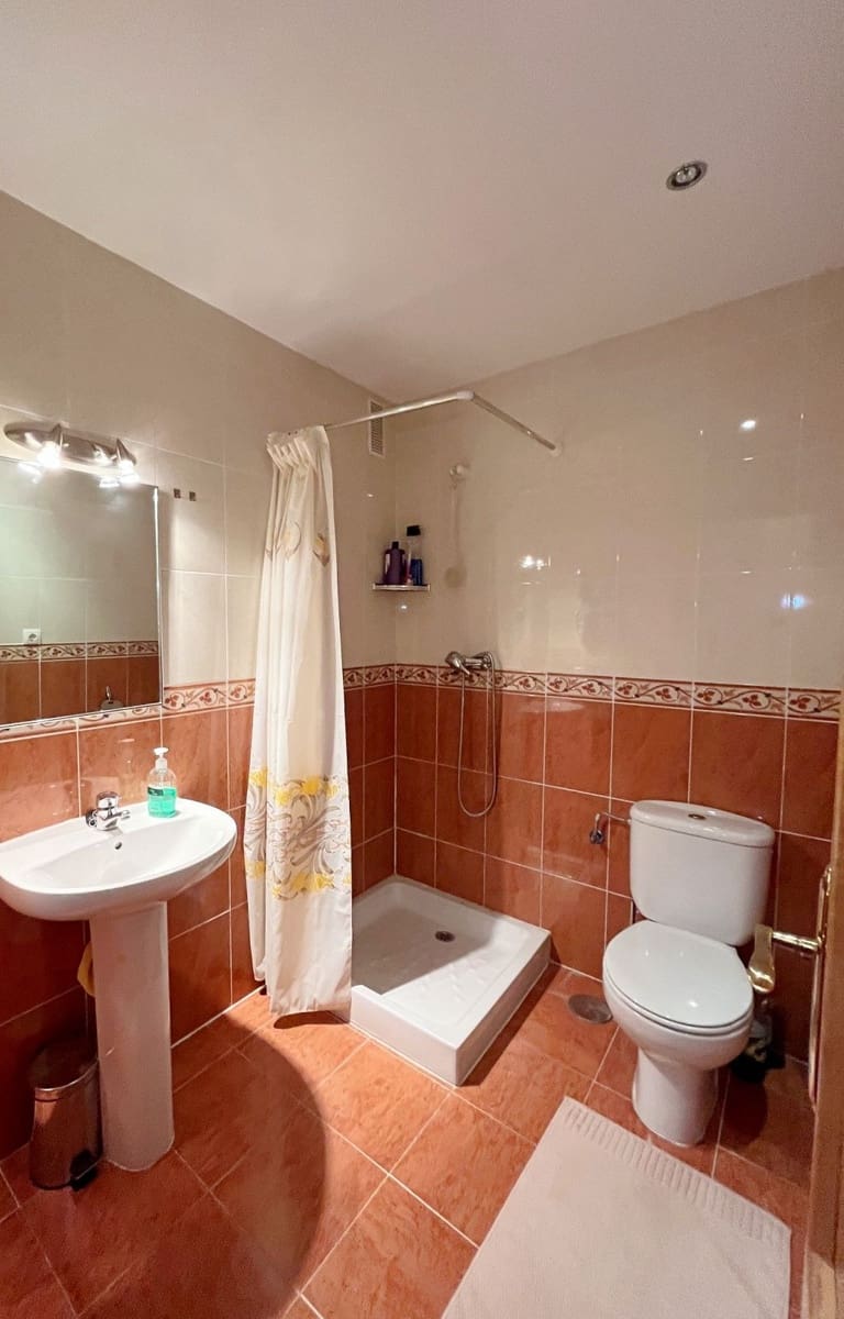 Apartamento de 2 habitaciones en Fuengirola en venta con piscina garaje - 289.000 € (Ref: 9345735)