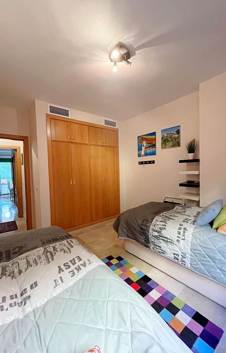 Apartamento de 2 habitaciones en Fuengirola en venta con piscina garaje - 289.000 € (Ref: 9345735)