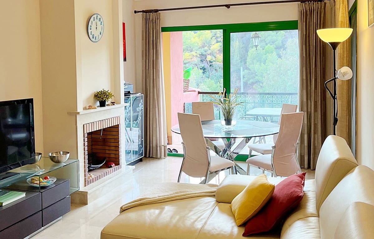 Apartamento de 2 habitaciones en Fuengirola en venta con piscina garaje - 289.000 € (Ref: 9345735)