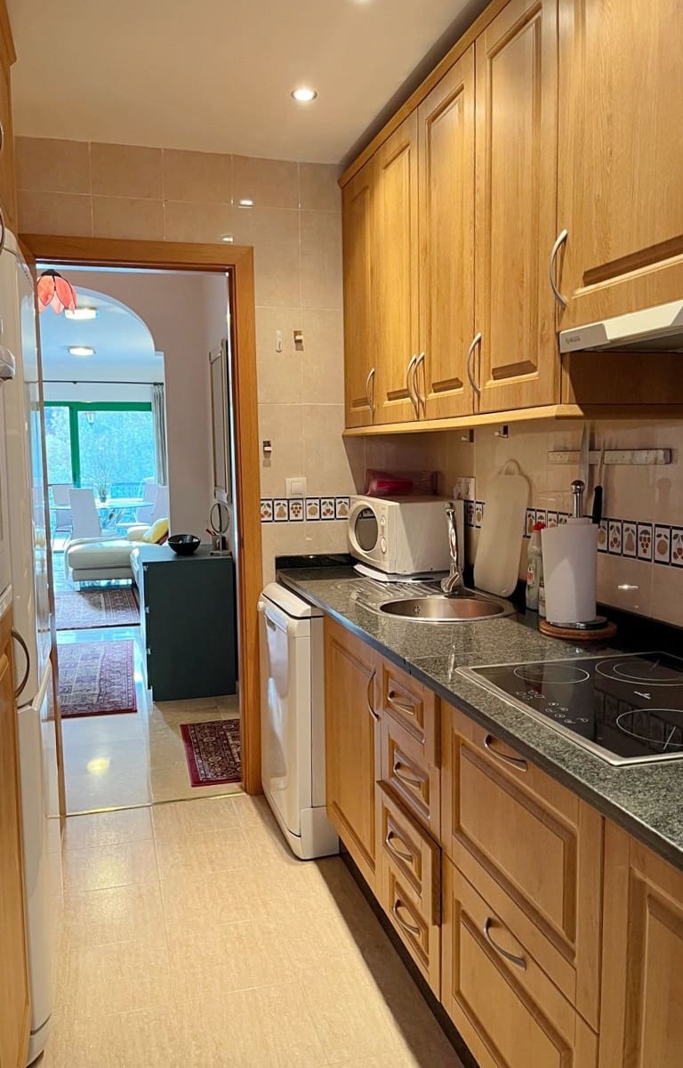 Apartamento de 2 habitaciones en Fuengirola en venta con piscina garaje - 289.000 € (Ref: 9345735)