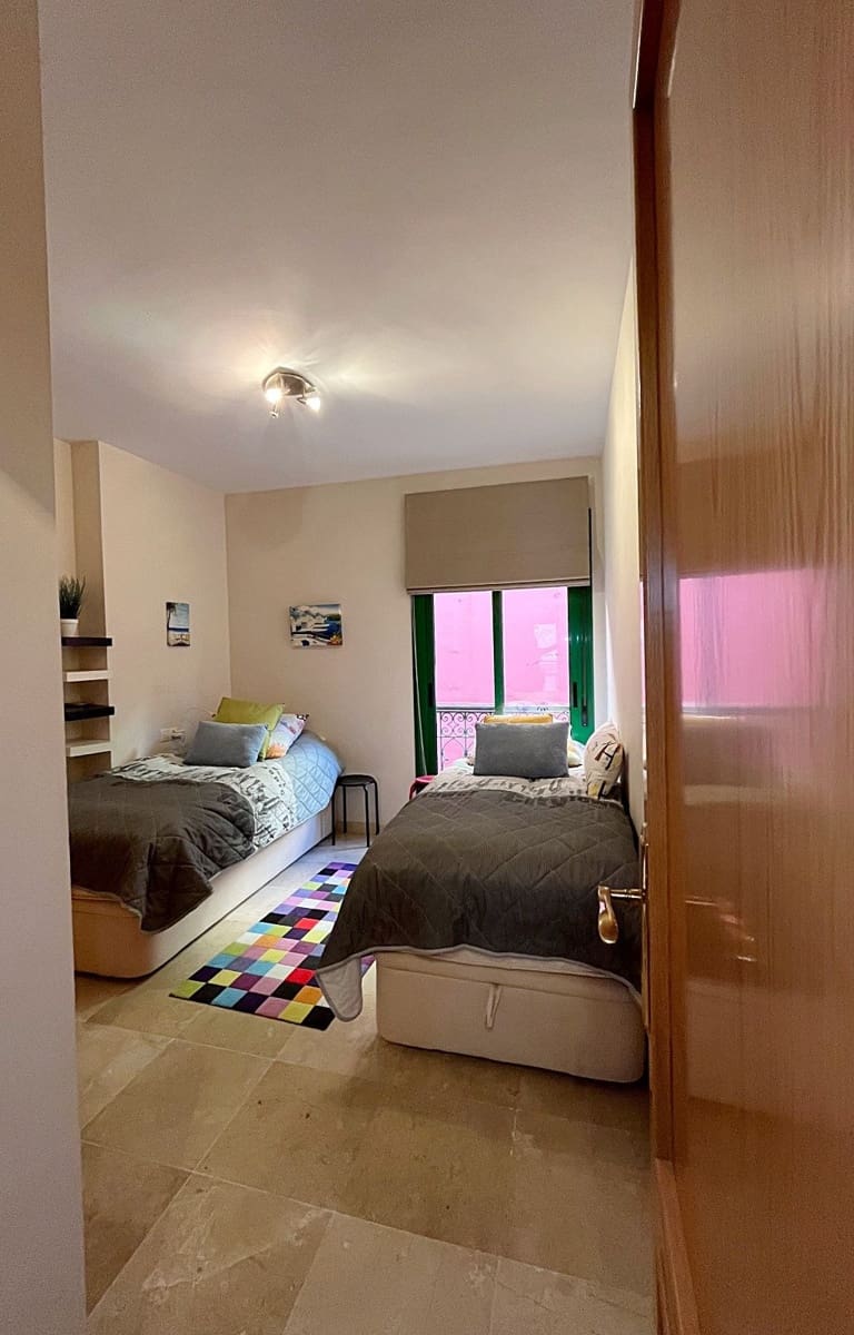 Apartamento de 2 habitaciones en Fuengirola en venta con piscina garaje - 289.000 € (Ref: 9345735)