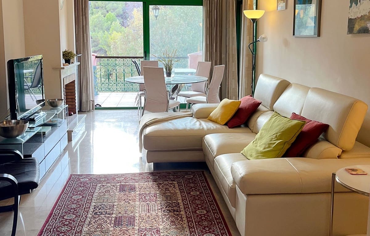 Apartamento de 2 habitaciones en Fuengirola en venta con piscina garaje - 289.000 € (Ref: 9345735)