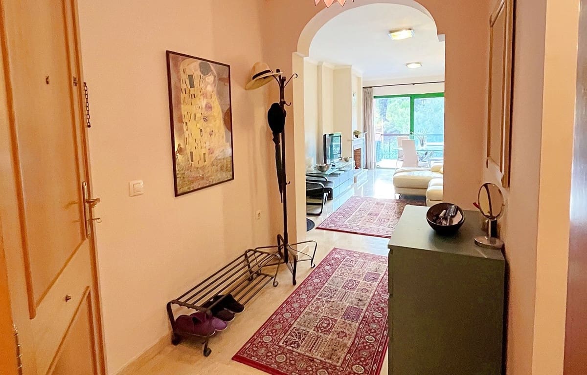 Apartamento de 2 habitaciones en Fuengirola en venta con piscina garaje - 289.000 € (Ref: 9345735)