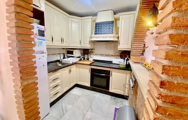 2 bedroom Apartment for sale in Benalmádena with pool - € 310,000 (Ref: 9400075)